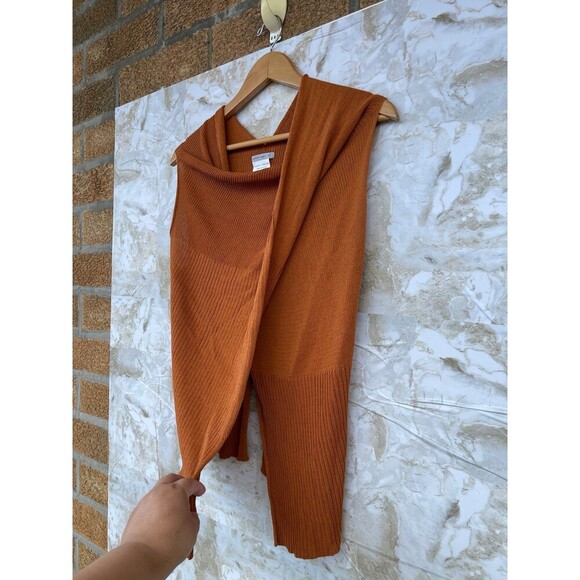 Sarah Pacini Sleeveless Sweater Vest – Rust Orange Knit, One Size (17″ P2P) - Picture 4 of 6